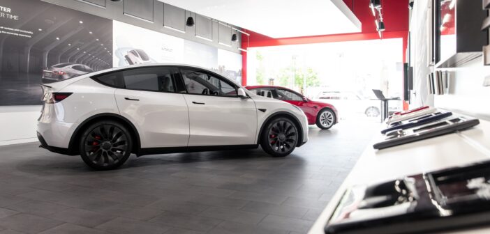 tesla predajna showroom model y